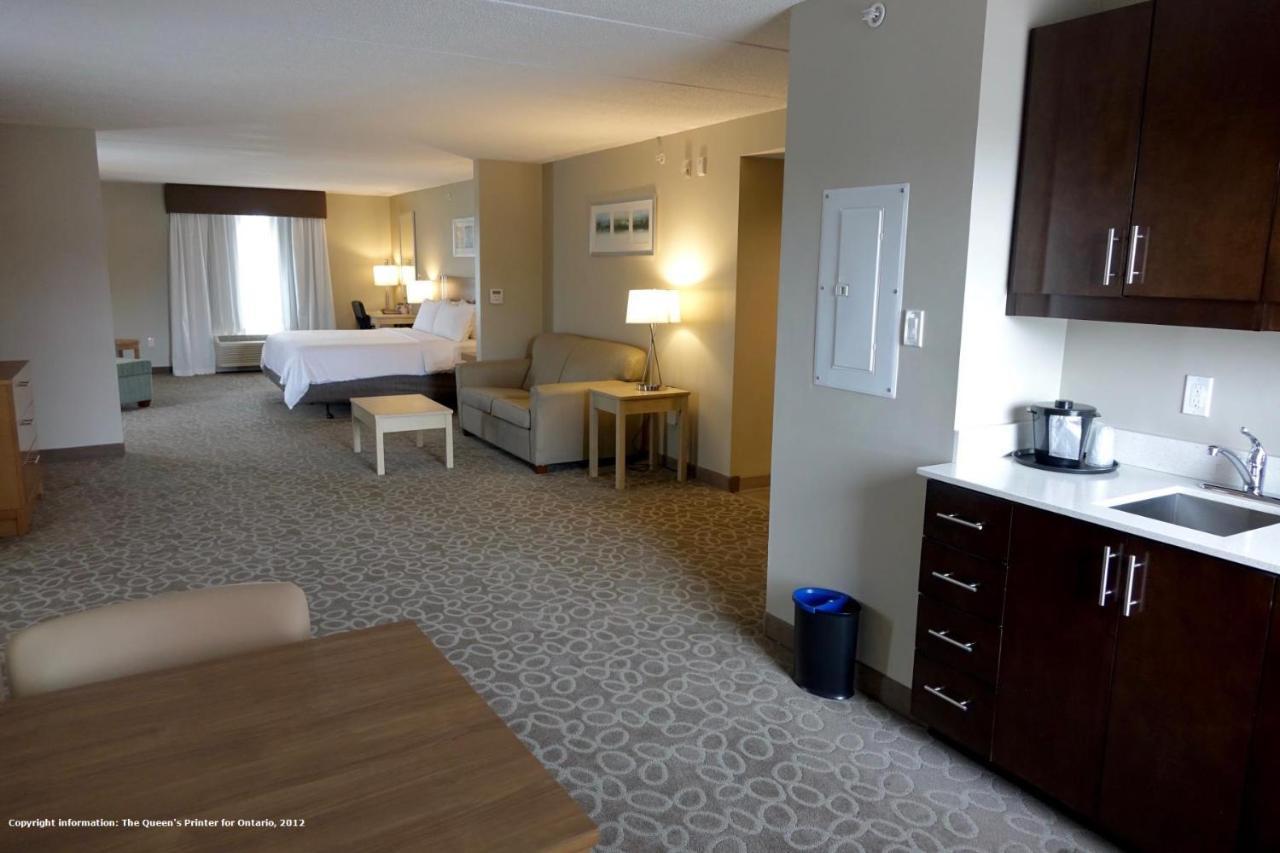 Holiday Inn Express & Suites Oshawa Downtown - Toronto Area By Ihg Εξωτερικό φωτογραφία