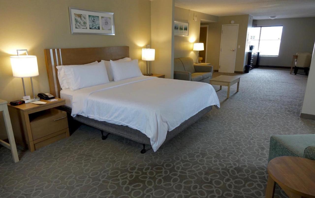 Holiday Inn Express & Suites Oshawa Downtown - Toronto Area By Ihg Εξωτερικό φωτογραφία