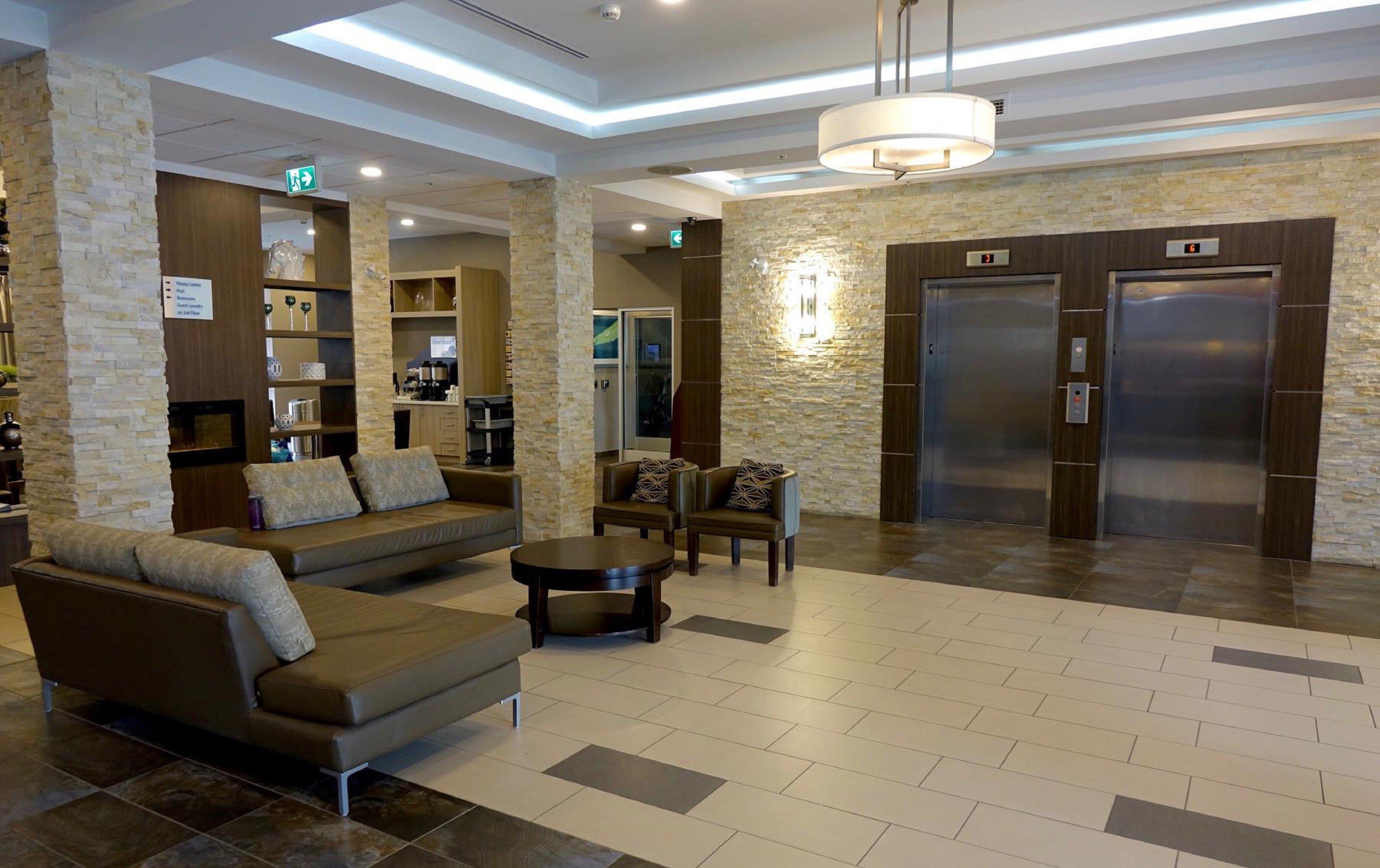 Holiday Inn Express & Suites Oshawa Downtown - Toronto Area By Ihg Εξωτερικό φωτογραφία